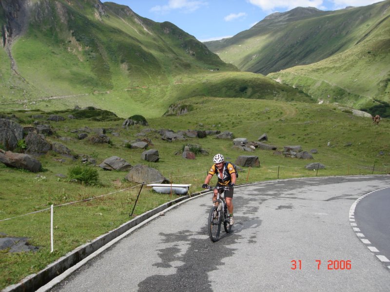 mountainbiketourgriespass20064.jpg