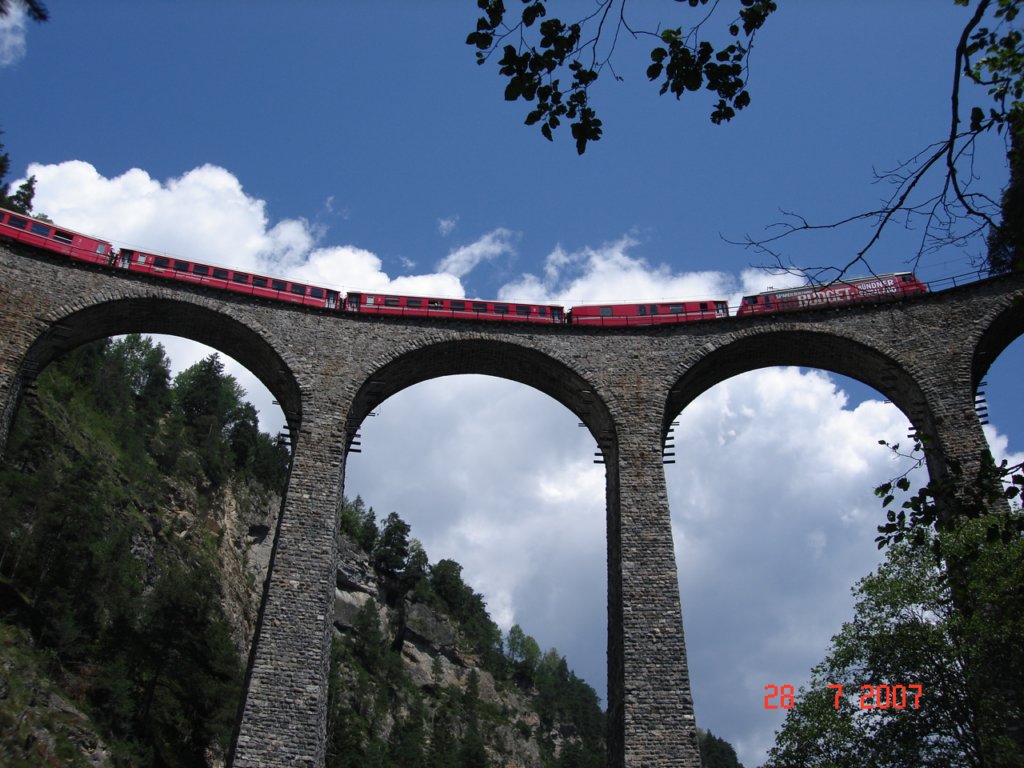 landwasserbrckemitrhtischenbahn.jpg